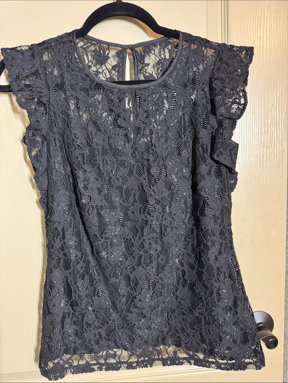 Women's Black Lace Flutter Sleeve TopSize 0